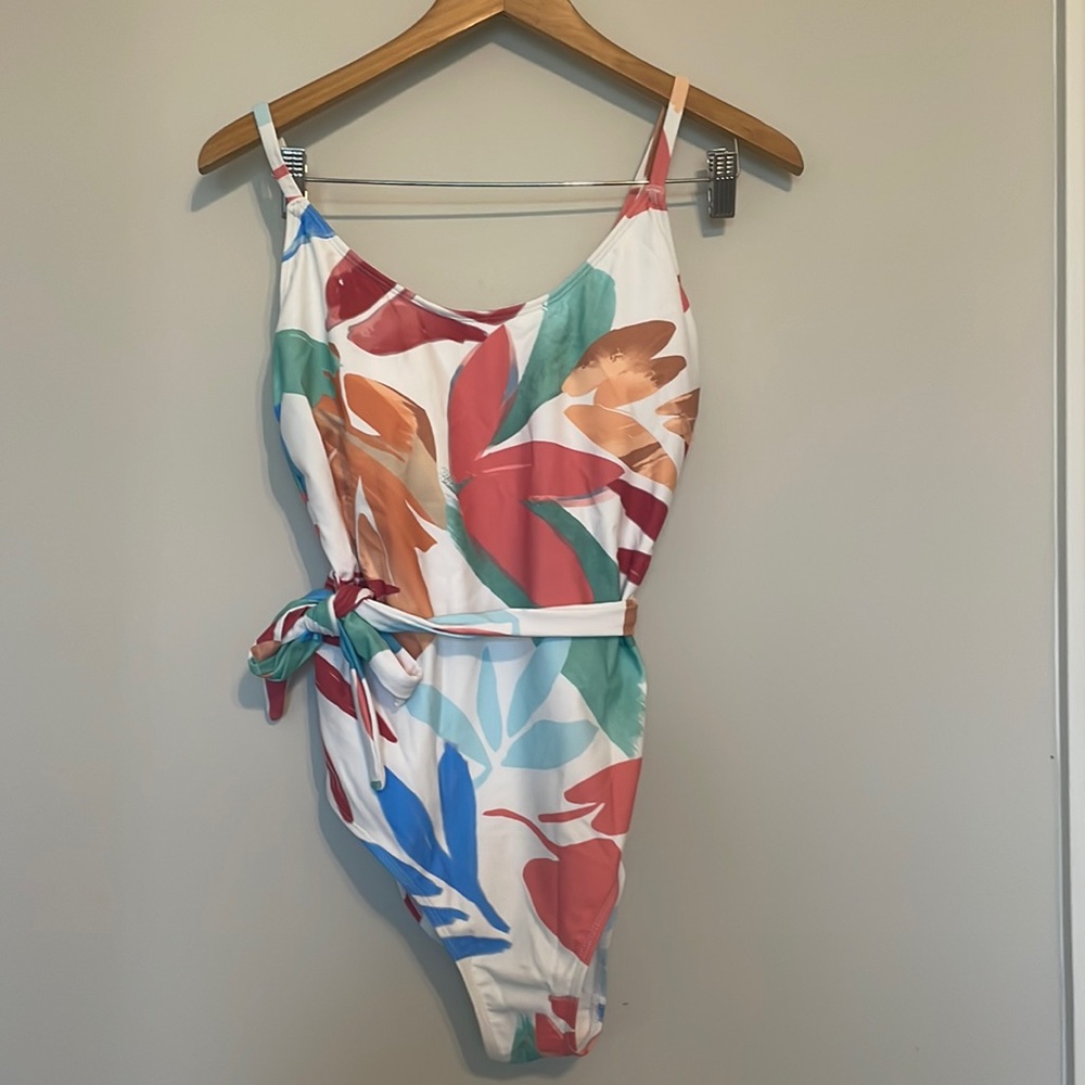 Cupshe Self Belted One Piece Tropical Swimsuit Sz L NWT